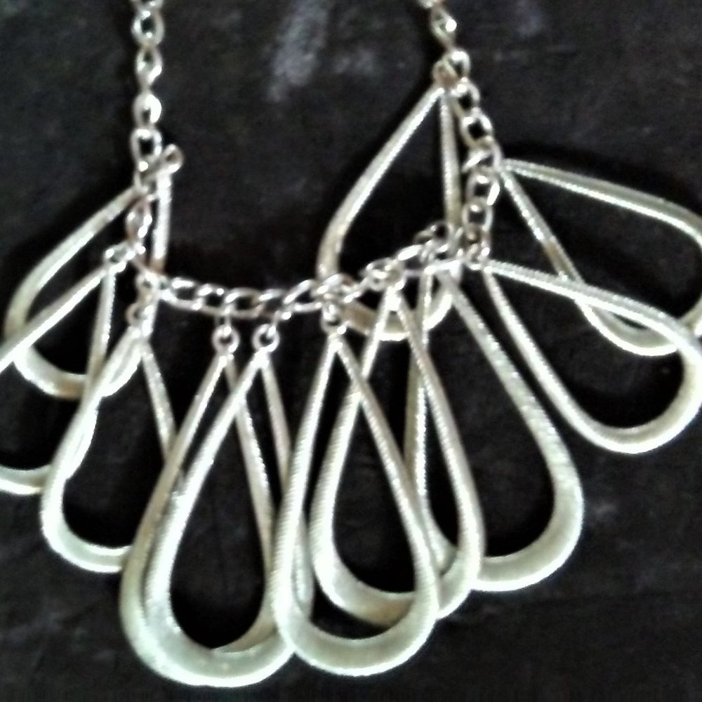 NY Silver Plated  Teardrop Necklace